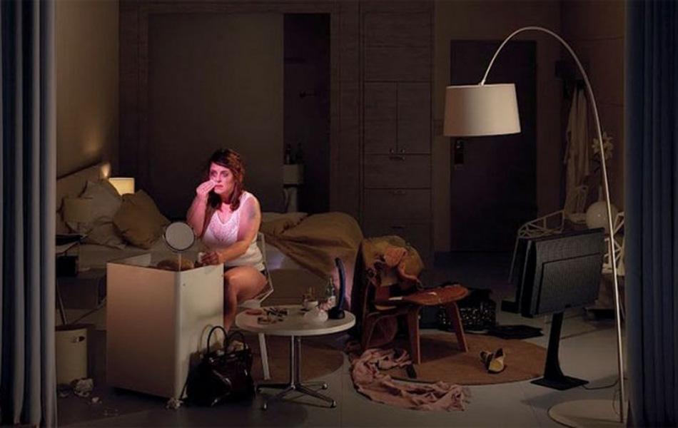 女偷窥者摄影师花4年时间 拍摄人类丑恶欲望(高清组图)