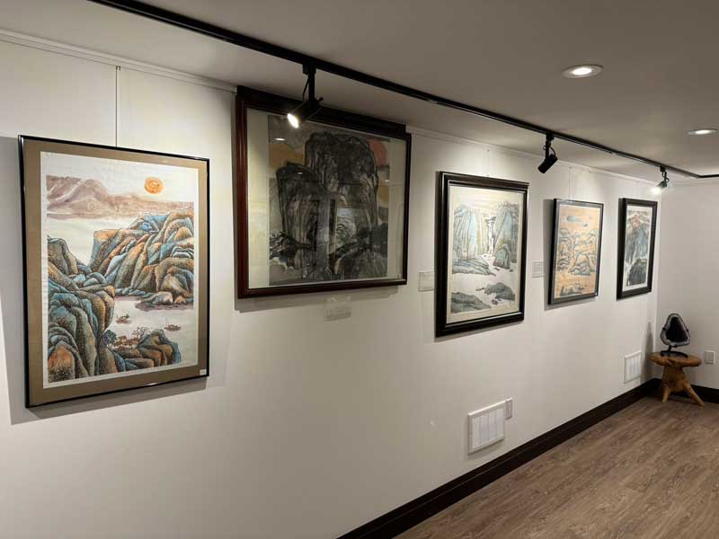 加拿大华裔画家孙昌茵、冯玉薇伉俪联袂举办中国山水画精品展