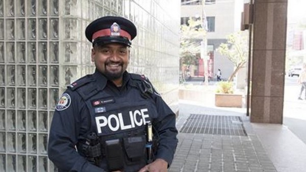 “多伦多小偷被抓 穿警察买的衣服去面试 还找到工作”的图片搜索结果