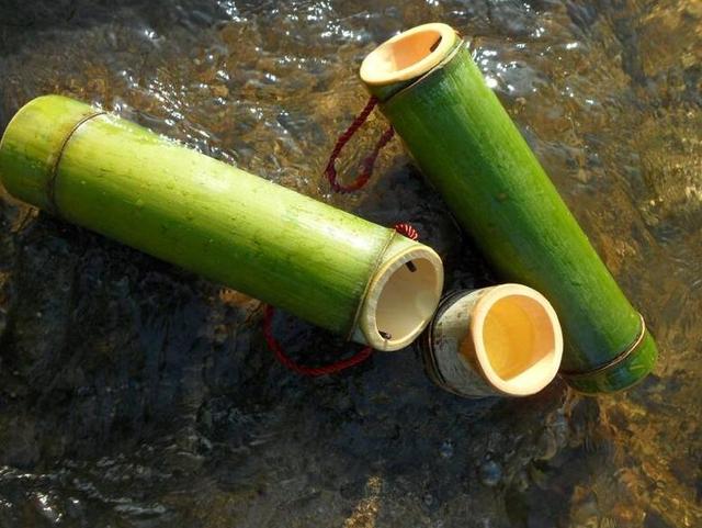 竹子酒里面的酒是怎么灌进竹子里的?卖酒的家伙坏得很