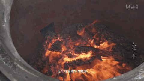 才发现吃了十多年的烤串都白吃了！走，带你见识真正的新疆烤串